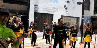 El teatro como pueblo: celebración y construcción comunitaria en Venezuela