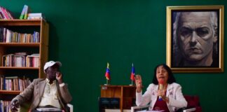 Conversatorio Miranda en Haití destacó los 220 años de la primera izada del pabellón nacional